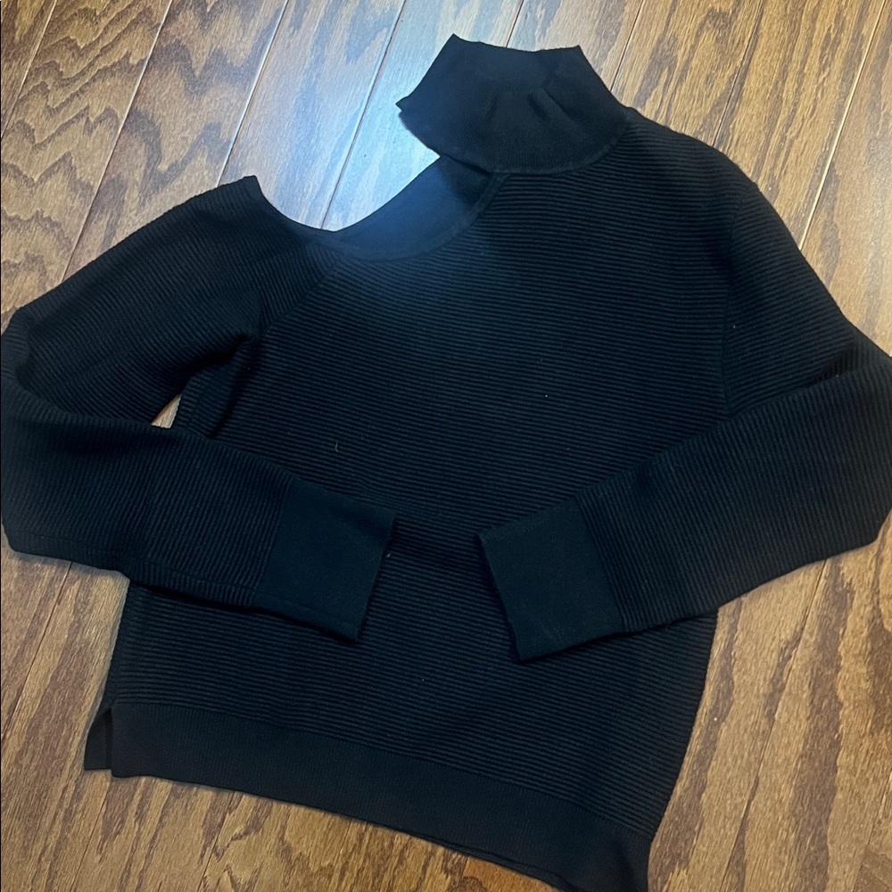 Abercrombie &Fitch Elegant Open Shoulder Sweater, size XS